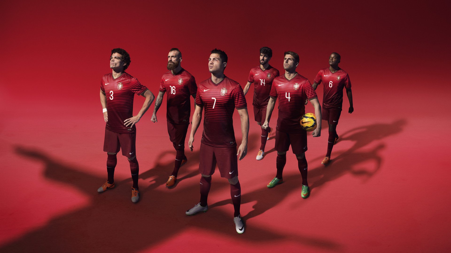 职业联赛设立年度最佳进步球员奖鼓励成长，职业联赛进球最多的球员