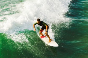 AYX体育官网-莱昂·马尔尚决赛表现稳健赢得掌声，莱昂纳尔