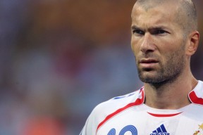 AYX SPORTS-凯莉·麦基翁展现强大耐力与爆发力，凯莉·麦吉利斯现照