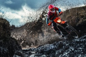 爱游戏登录入口-中国足球青少年足球赛增设趣味竞技项目，中国足协青少年足球